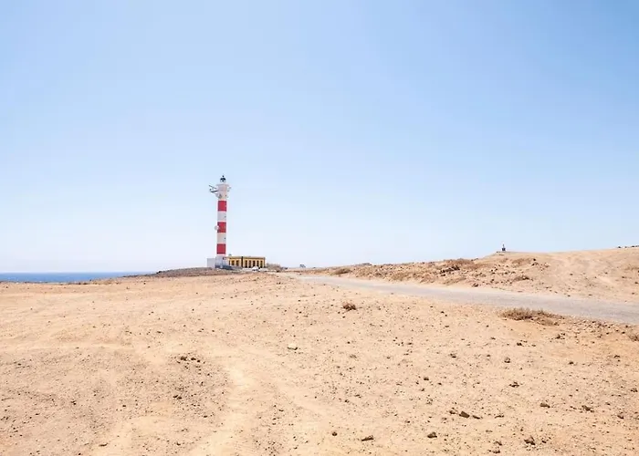 The Lighthouse By The Sea & Wifi 아파트 포리스 데 아보나