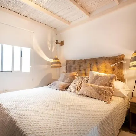 The Lighthouse By The Sea & Wifi *