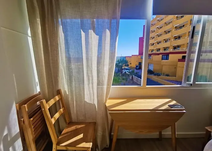 The Lighthouse By The Sea & Wifi Appartement *