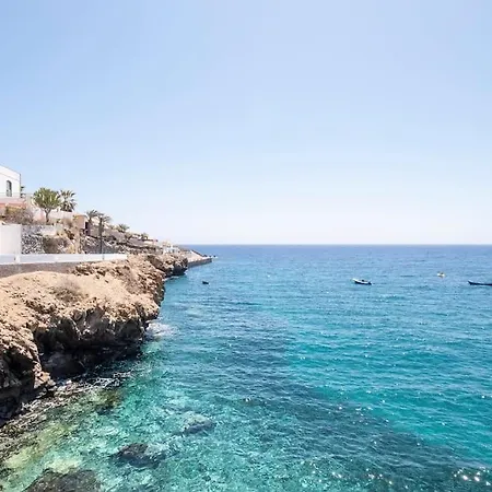 The Lighthouse By The Sea & Wifi Апартаменты Порис-де-Абона